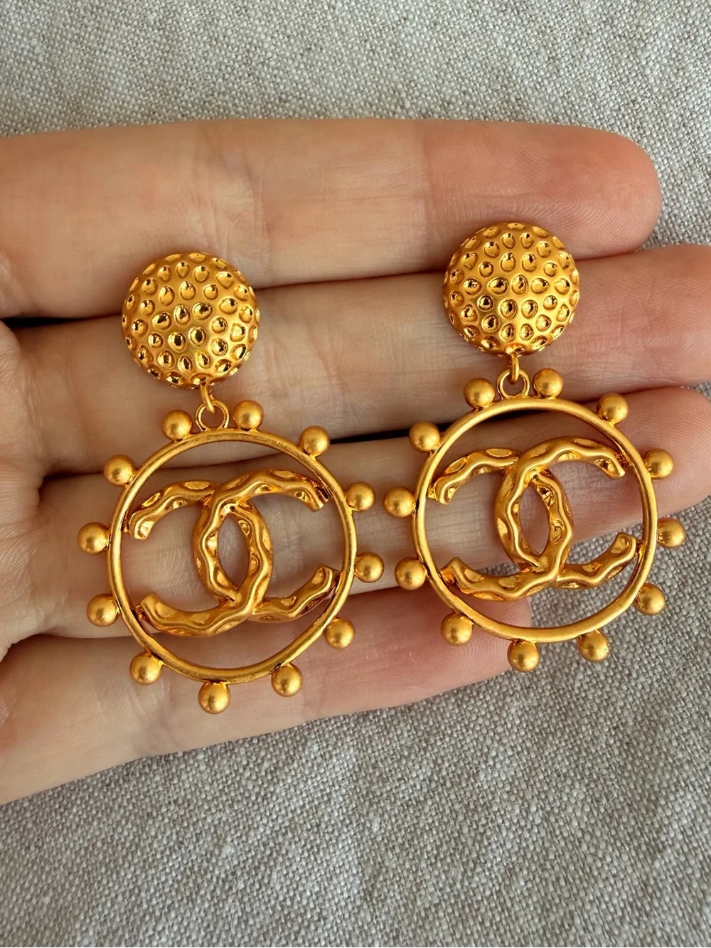 ✨CHANEL Gold-Tone Interlocking CC Drop Earrings✨